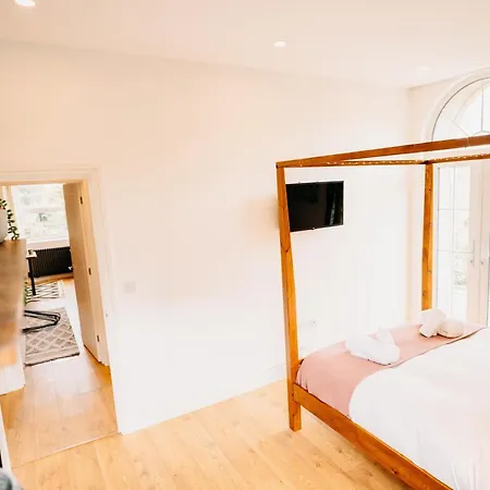 Hotel The Old Chapel 4*